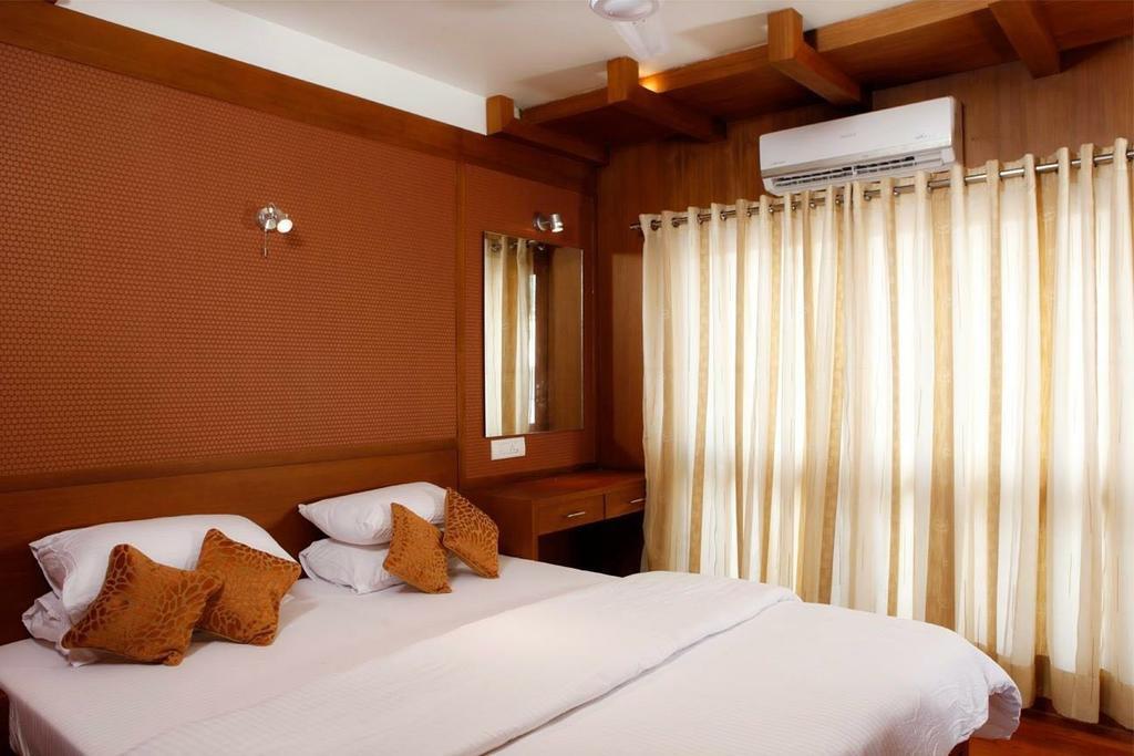 Why Not Houseboat Hotel Alappuzha Eksteriør billede